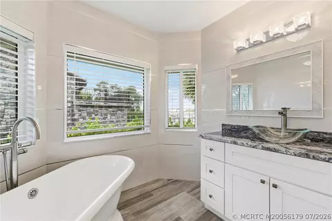 Bath - 3491 SE Kubin Ave, Stuart, FL 34997 photo 1 of 4
