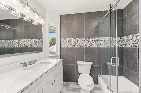 Bath - 3491 SE Kubin Ave, Stuart, FL 34997 photo 3 of 4