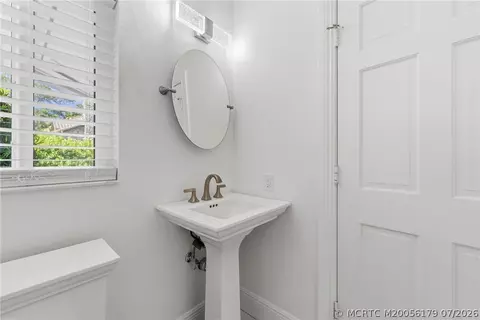 Bath - 3491 SE Kubin Ave, Stuart, FL 34997 photo 2 of 4