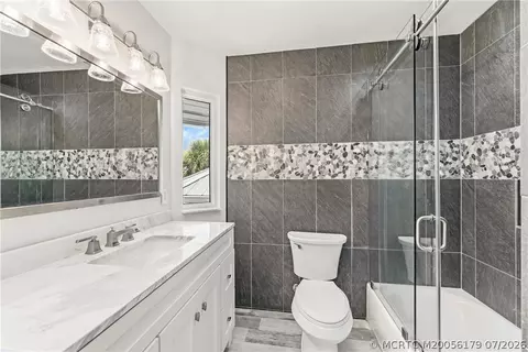 Bath - 3491 SE Kubin Ave, Stuart, FL 34997 photo 3 of 4