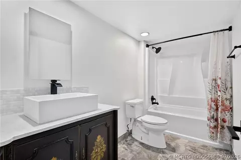 Bath - 5708 SE Windsong Ln, Stuart, FL 34997 photo 3 of 3
