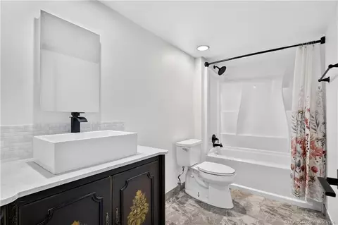 Bath - 5708 SE Windsong Ln, Stuart, FL 34997 photo 3 of 3