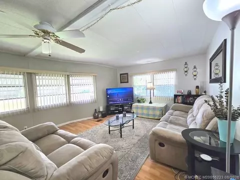 6322 Cypress Ln, Lantana, FL 33462