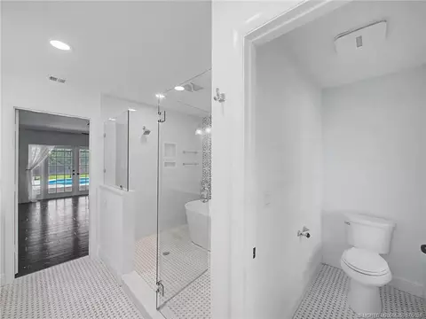 Bath - 22 Banyan Rd, Stuart, FL 34996 photo 3 of 6