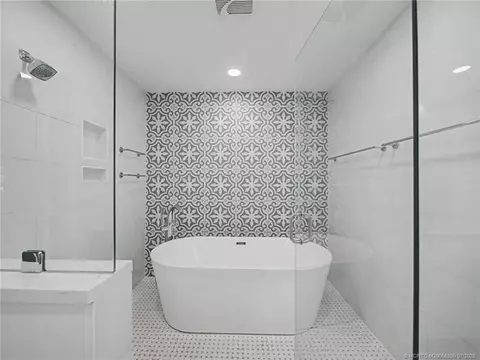 Bath - 22 Banyan Rd, Stuart, FL 34996 photo 1 of 6