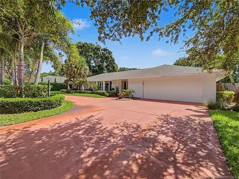Exterior - 22 Banyan Rd, Stuart, FL 34996 photo 2 of 9
