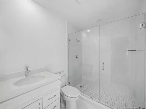Bath - 22 Banyan Rd, Stuart, FL 34996 photo 6 of 6