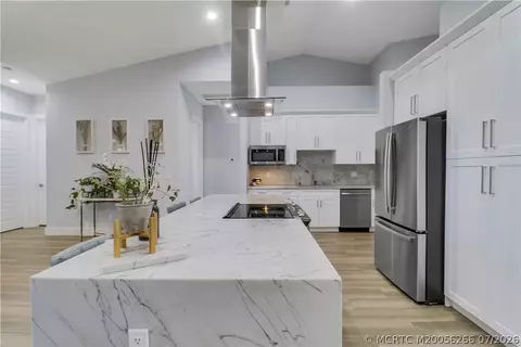 6216 NW West Deville Cir, Port Saint Lucie, FL 34986