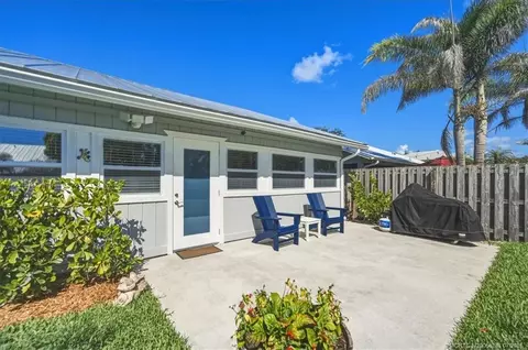 Exterior - 6703 SE Raintree Ave, Stuart, FL 34997 photo 3 of 4