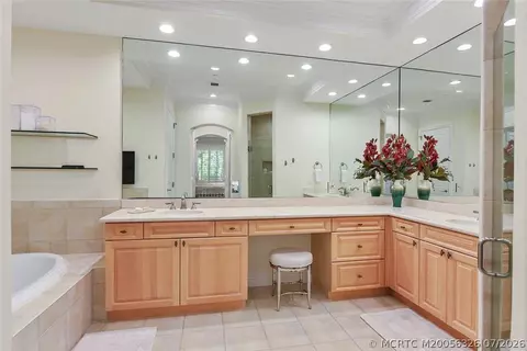 Bath - 952 SE Willoughby Trce, Stuart, FL 34997 photo 1 of 3