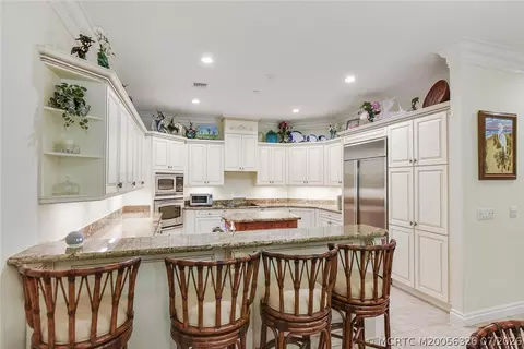 Kitchen - 952 SE Willoughby Trce, Stuart, FL 34997 photo 1 of 4