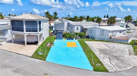 529 Nettles Blvd, Jensen Beach, FL 34957