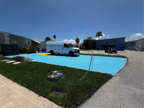 529 Nettles Blvd, Jensen Beach, FL 34957