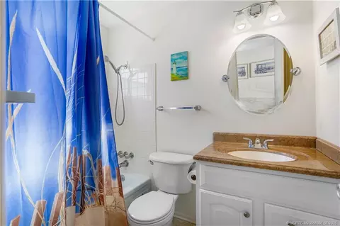 Bath - 2600 SE Ocean Blvd #DD-12, Stuart, FL 34996 photo 2 of 2