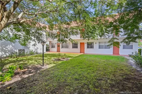 Exterior - 2600 SE Ocean Blvd #DD-12, Stuart, FL 34996 photo 3 of 4