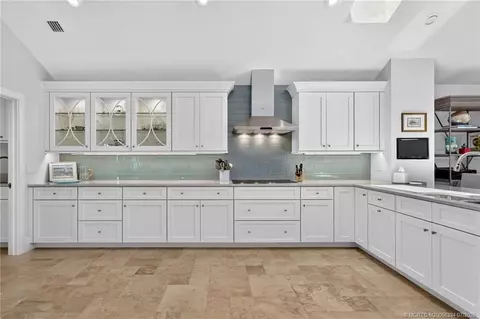 Kitchen - 6943 SE Harbor Cir, Stuart, FL 34996 photo 2 of 5