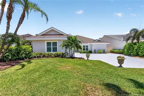 Exterior - 6943 SE Harbor Cir, Stuart, FL 34996 photo 3 of 10