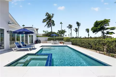 Exterior - 6943 SE Harbor Cir, Stuart, FL 34996 photo 7 of 10