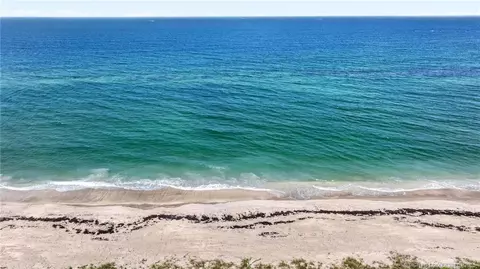 View/Area - 6943 SE Harbor Cir, Stuart, FL 34996 photo 3 of 9