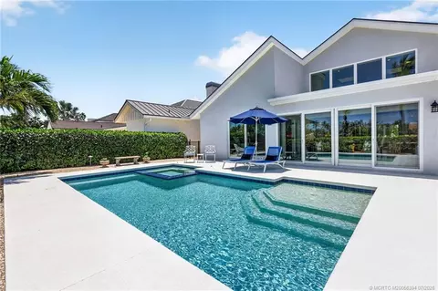 Exterior - 6943 SE Harbor Cir, Stuart, FL 34996 photo 6 of 10