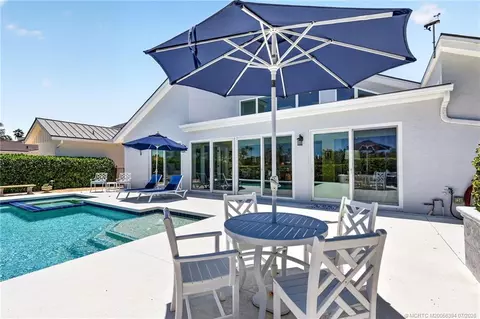 Exterior - 6943 SE Harbor Cir, Stuart, FL 34996 photo 5 of 10