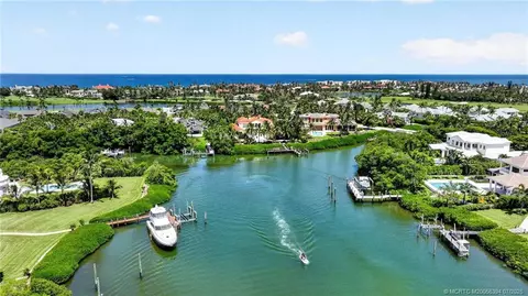View/Area - 6943 SE Harbor Cir, Stuart, FL 34996 photo 5 of 9