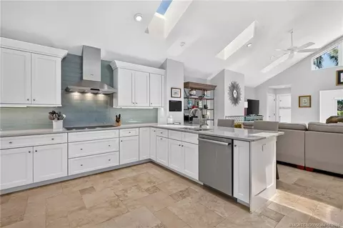 Kitchen - 6943 SE Harbor Cir, Stuart, FL 34996 photo 3 of 5