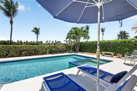 Exterior - 6943 SE Harbor Cir, Stuart, FL 34996 photo 8 of 10