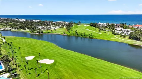 View/Area - 6943 SE Harbor Cir, Stuart, FL 34996 photo 6 of 9