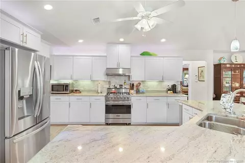 Kitchen - 4586 SE Manatee Ter, Stuart, FL 34997 photo 3 of 6