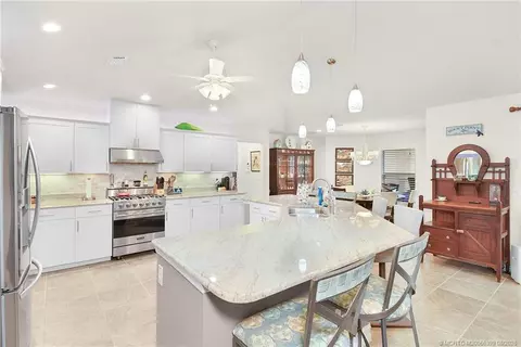 Kitchen - 4586 SE Manatee Ter, Stuart, FL 34997 photo 4 of 6