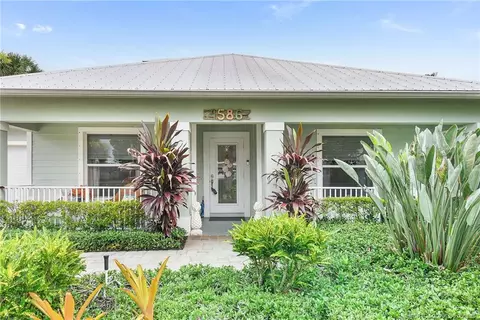 Exterior - 4586 SE Manatee Ter, Stuart, FL 34997 photo 5 of 17