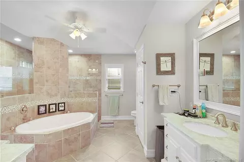 Bath - 4586 SE Manatee Ter, Stuart, FL 34997 photo 3 of 5