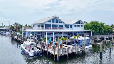 View/Area - 4586 SE Manatee Ter, Stuart, FL 34997 photo 6 of 13