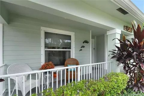 Exterior - 4586 SE Manatee Ter, Stuart, FL 34997 photo 7 of 17