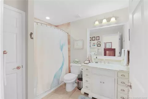 Bath - 4586 SE Manatee Ter, Stuart, FL 34997 photo 5 of 5