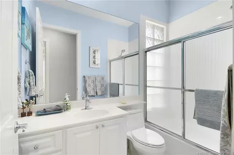 Bath - 1577 SW Balmoral Trce, Stuart, FL 34997 photo 3 of 3