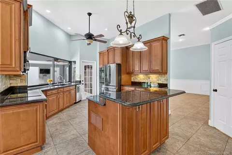Kitchen - 672 SE Pin Oak Ter, Stuart, FL 34997 photo 1 of 7