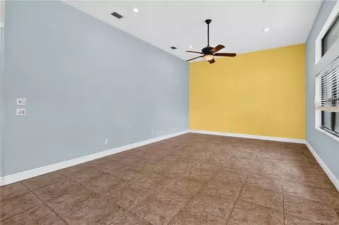 Living - 672 SE Pin Oak Ter, Stuart, FL 34997 photo 10 of 15