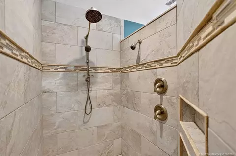 Bath - 672 SE Pin Oak Ter, Stuart, FL 34997 photo 6 of 7