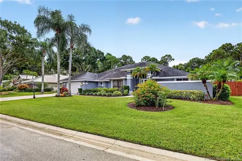 Exterior - 672 SE Pin Oak Ter, Stuart, FL 34997 photo 5 of 13