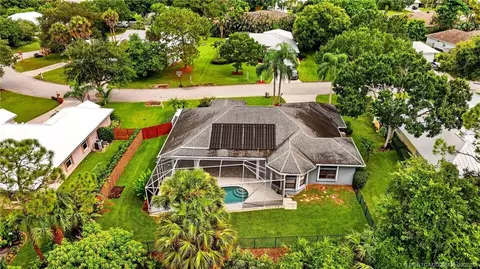 View/Area - 672 SE Pin Oak Ter, Stuart, FL 34997 photo 4 of 8