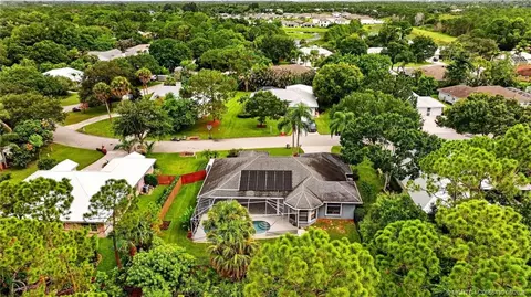 View/Area - 672 SE Pin Oak Ter, Stuart, FL 34997 photo 5 of 8