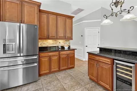 Kitchen - 672 SE Pin Oak Ter, Stuart, FL 34997 photo 7 of 7