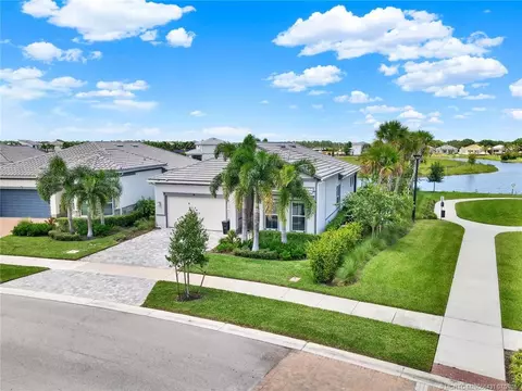 10405 Northbrook Cir, Palm Beach Gardens, FL 33412