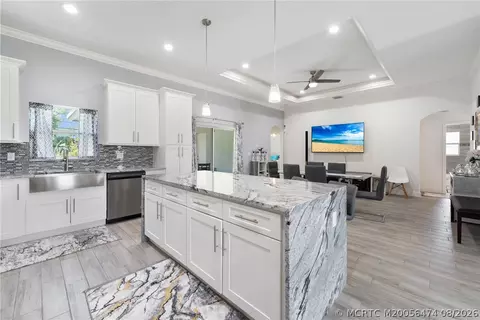 981 SW California Blvd, Port Saint Lucie, FL 34953