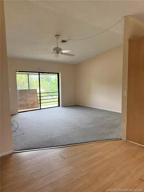 Living - 800 NW Fork Rd #10-10, Stuart, FL 34994 photo 1 of 4