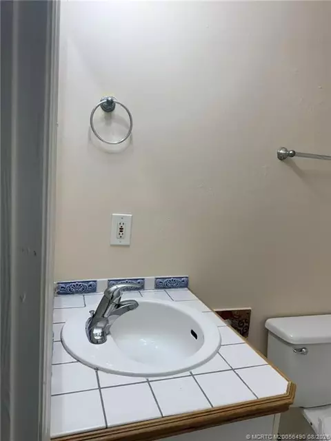 Bath - 800 NW Fork Rd #10-10, Stuart, FL 34994 photo 1 of 5