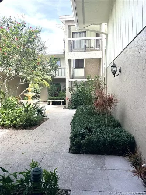 Exterior - 800 NW Fork Rd #10-10, Stuart, FL 34994 photo 7 of 7