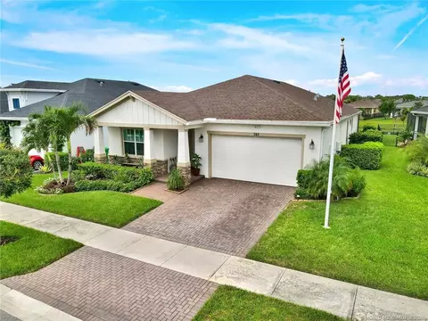 742 SE Woodbine Rd, Port Saint Lucie, FL 34984